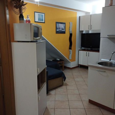 Apartma Santina Apartment ไพราน ภายนอก รูปภาพ