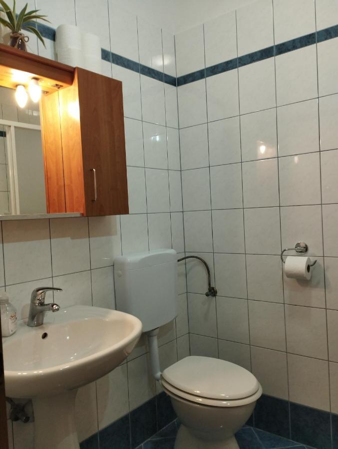 Apartma Santina Apartment ไพราน ภายนอก รูปภาพ